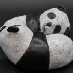 Pandas Nous Deux 1 - Bennie - sculpture raku