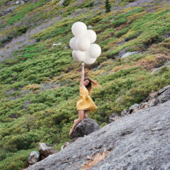 Wonderful Journey robe jaune yellow dress- Aurélia Faudot - photographe