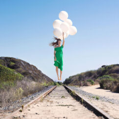 Wonderful Journey robe bleue blue dress- Aurélia Faudot - photographe - détouré