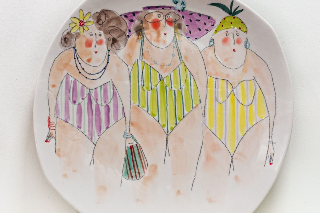 Plat Baigneuses 2 - Bathers Women - Dish Ceramic 2 - Cécile Colombo - céramique - détail